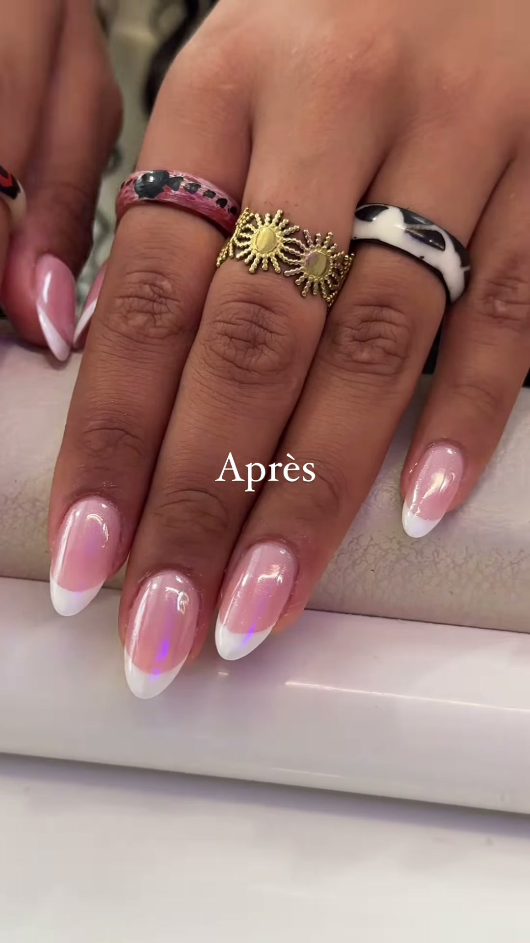 Vidéo Pose de faux ongles en Gel X avec capsules americaines chez Rouge Levallois