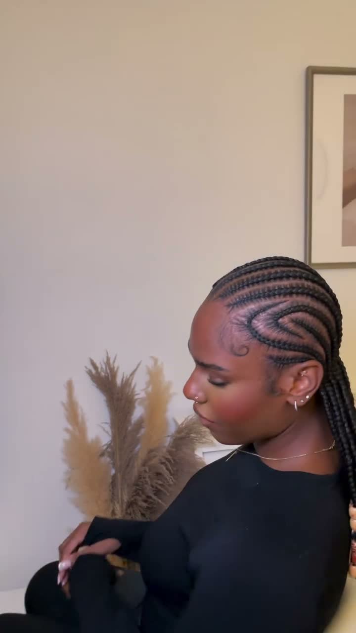 Vidéo Cornrow Freestyle avec Perles chez G L O R Y COIFFURE