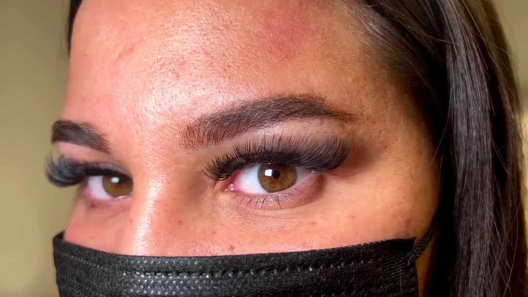 Vidéo Volume russe FULL intense chez Lashes.byso