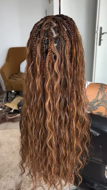 Vidéo Boohoo Braid Zoe Kravitz court chez Hairoom by Julieta