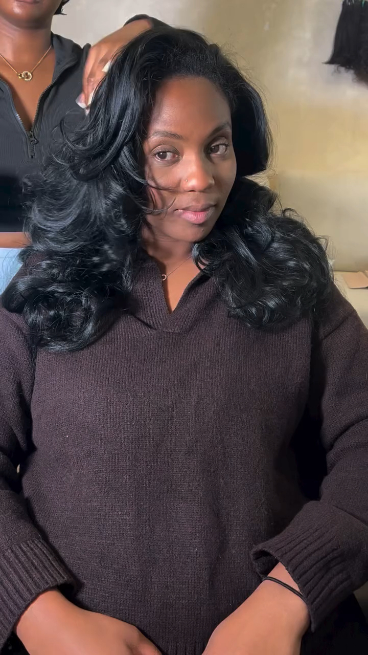 Vidéo Pose simple lace frontale chez Monela Hair