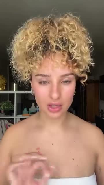 Vidéo Purity Skin avec dermabrasion chez LIYAH PARIS