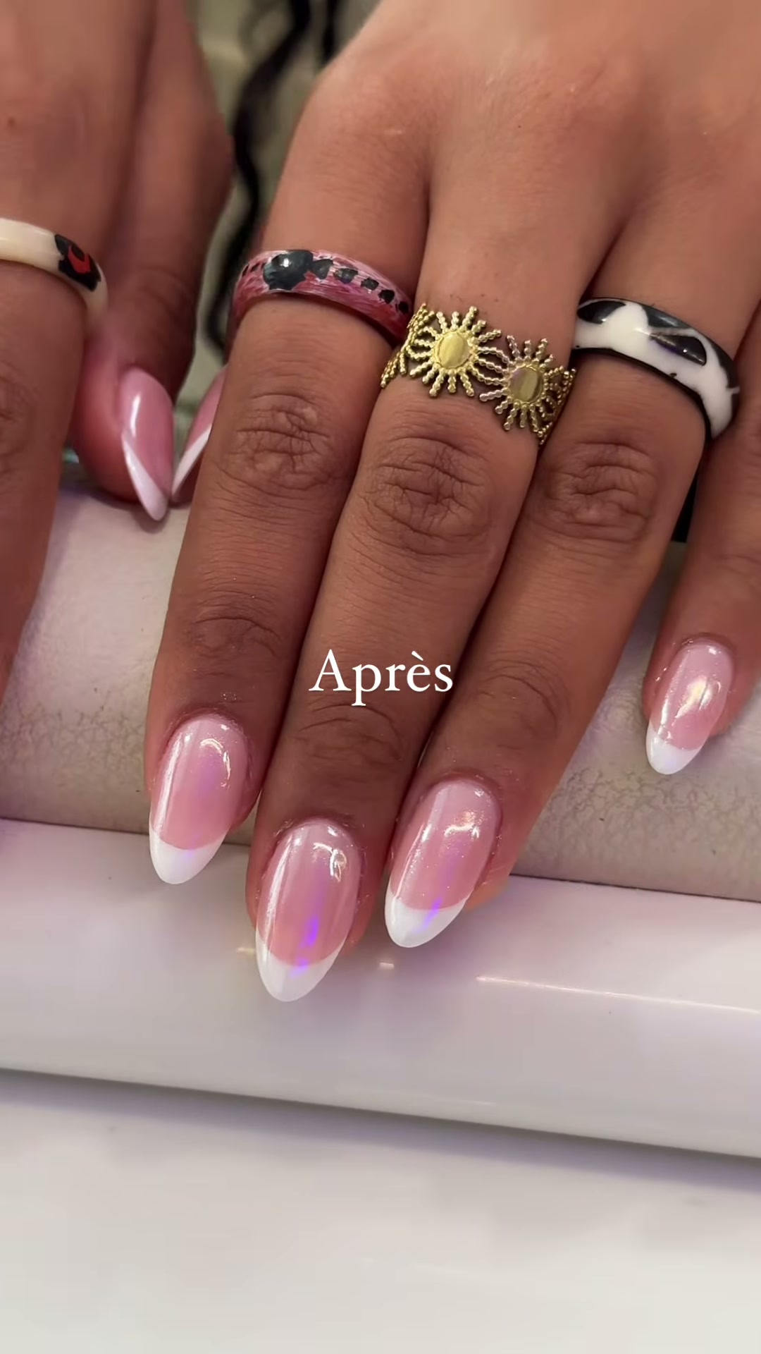Vidéo Pose de faux ongles Gel X avec capsules américaines chez Rouge Neuilly