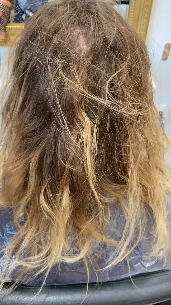 Vidéo Shampooing + Coupe + Brushing cheveux long chez Womens beauty institut