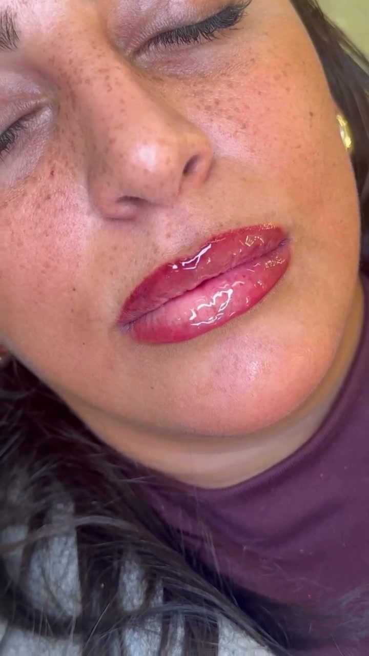 Vidéo Full Lips : Micropigmentation des lèvres chez Studio Elle Paris