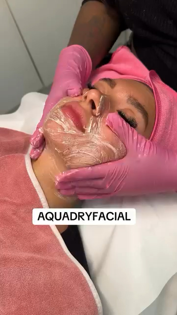 Vidéo Aqua Dry Facial chez LIYAH PARIS