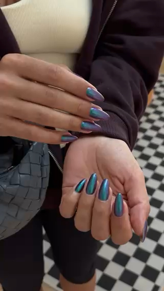 Vidéo Remplissage sculte en Gel + Couleur chez STUDIO D PARIS - MANUCURE RUSSE