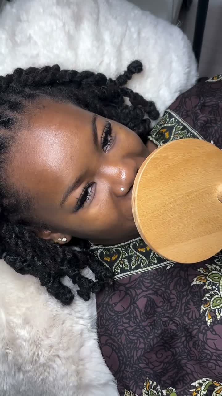 Vidéo Aura set★: Volume Whispy chez Lashed by Nelly