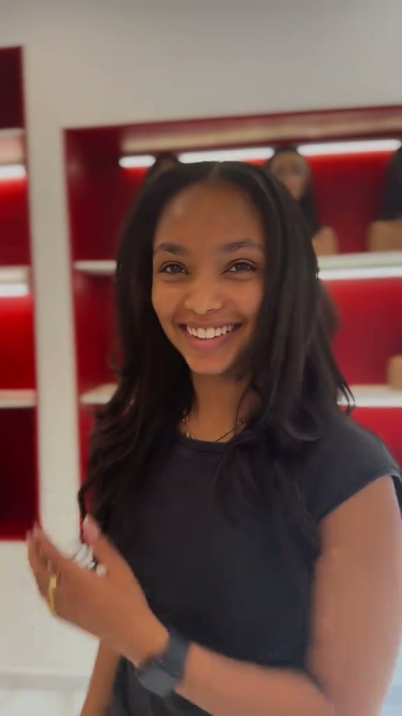 Vidéo Lissage + Ponytail chez Velvety Paris