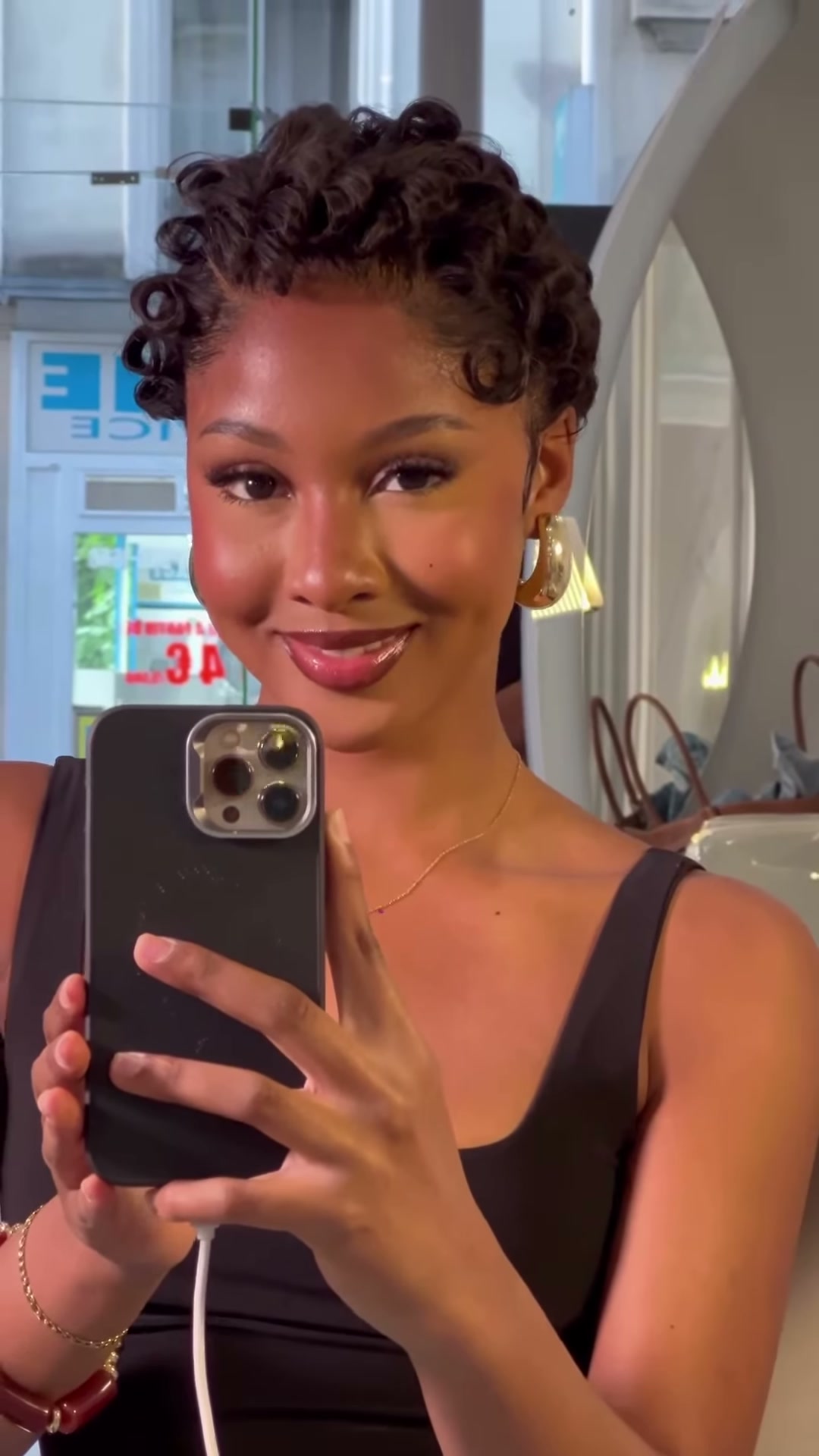 Vidéo Pose de full lace wig chez Fanny's Beauty