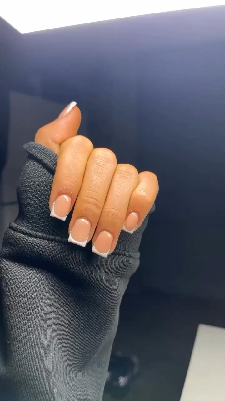 Vidéo Gainage resine ongles naturels + vernis semi permanent chez Alyanails Paris