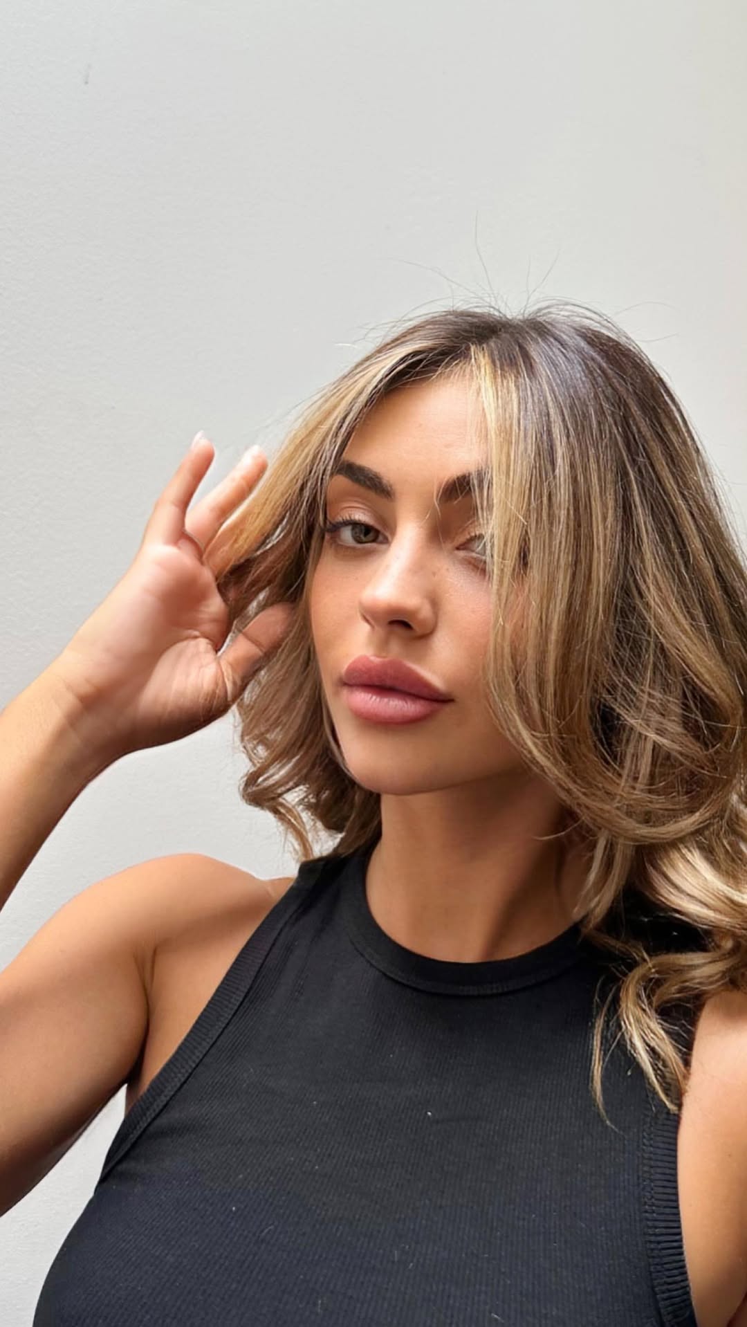 Vidéo Shampoing + Soin + Coupe + Brushing & Coiffage chez Salon Elysées Paris
