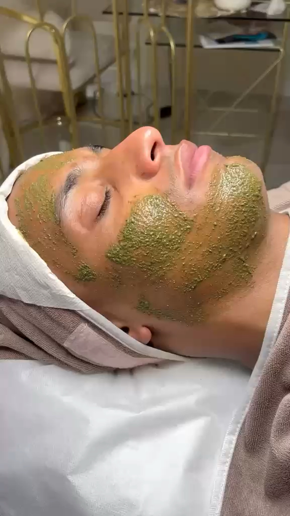 Vidéo Coral Sea Peel ,si besoin extraction supplément 32e chez LIYAH PARIS