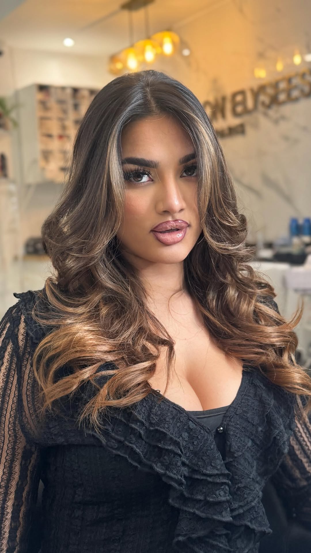 Vidéo Balayage signature chez Salon Elysées Paris