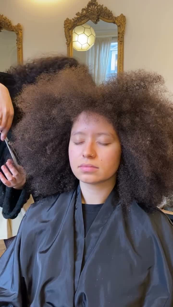Vidéo Forfait coupe chez Tessa hair Artist