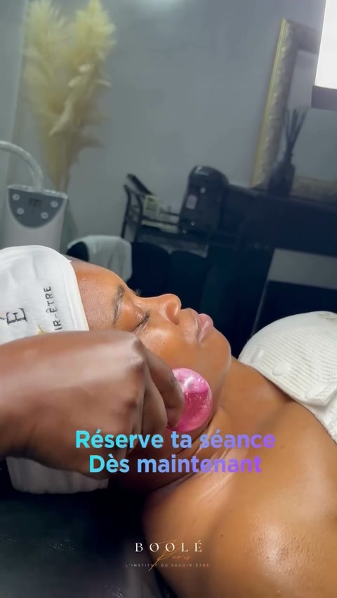 Vidéo Solo Date - Découvrez notre soin signature HydraGlow chez Boole Paris