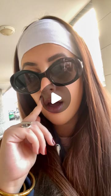 Vidéo Beauté des Mains + Pose de Vernis Semi-Permanent chez Secret Nails Beauty Bar