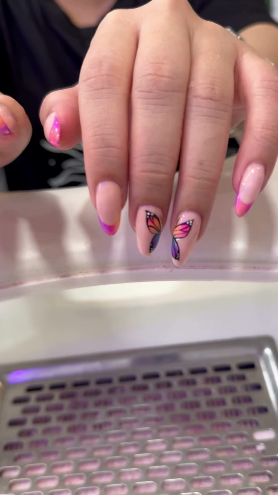 Vidéo Consultation et devis Nail Art chez Rouge Paris 4