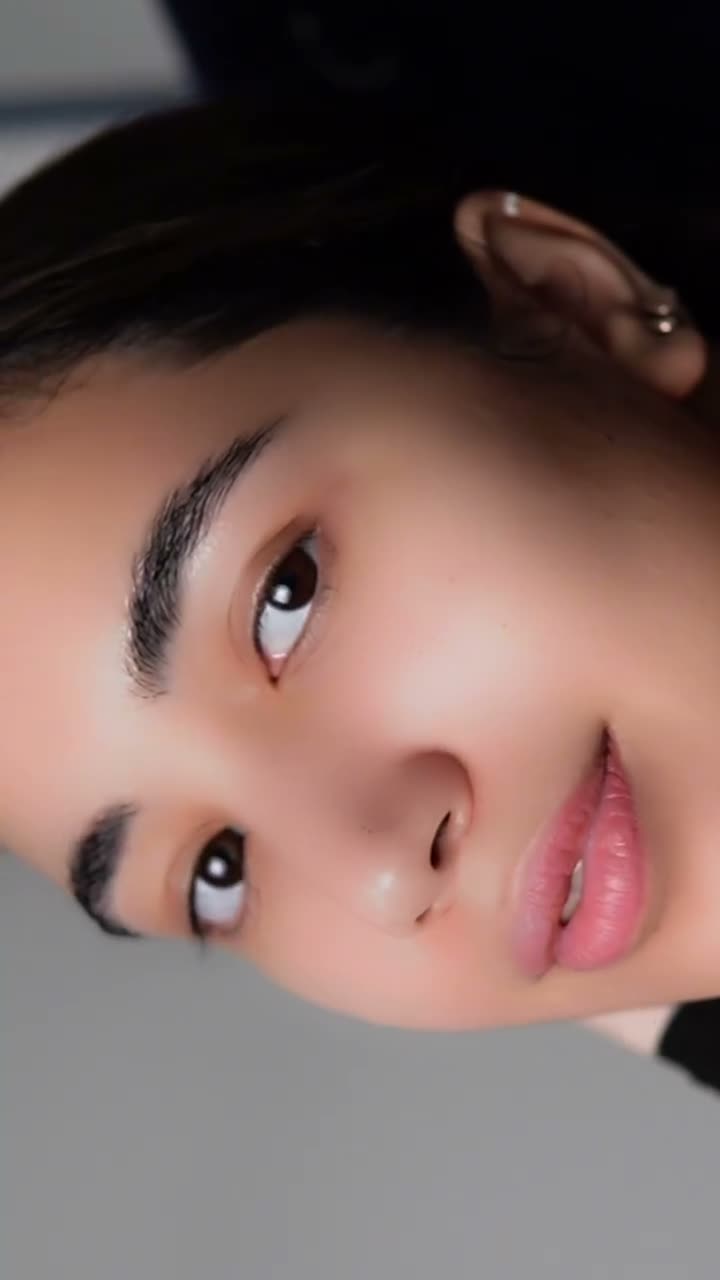 Vidéo Brow Lift - Soin sourcils complet chez sacree paris esthetique