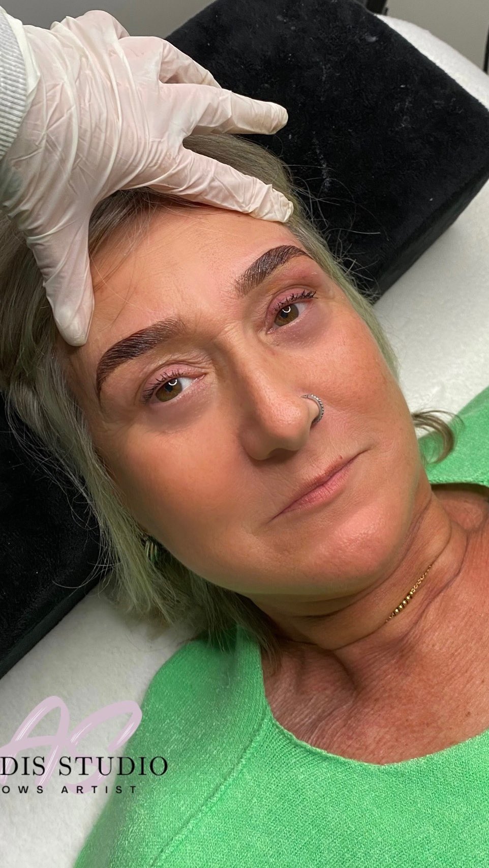 Vidéo Browlift + RSE + Teinture hybride chez Alodis Studio