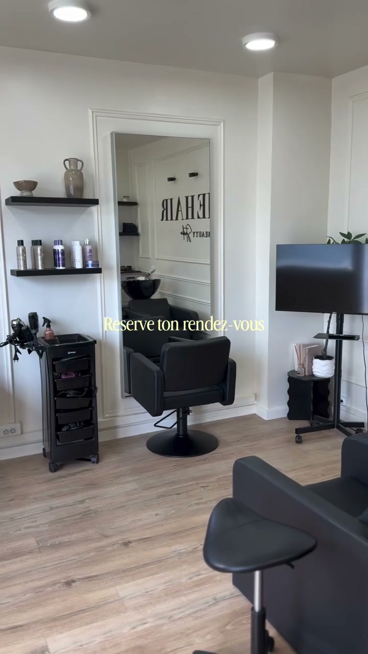 Vidéo Silkpress Long chez AIME HAIR STUDIO