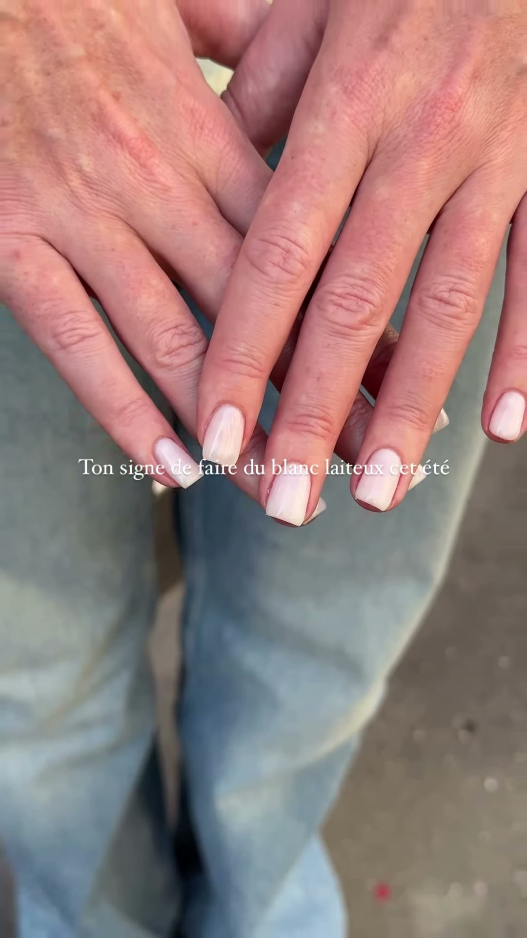 Vidéo Manucure complète et pose de vernis classic chez Rouge Paris 17 Batignolles