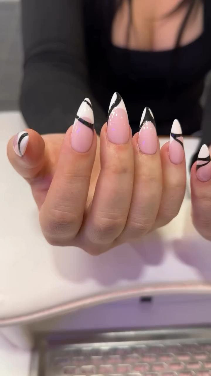 Vidéo Pédicure complète et pose de vernis semi-permanent chez Rouge Paris 8