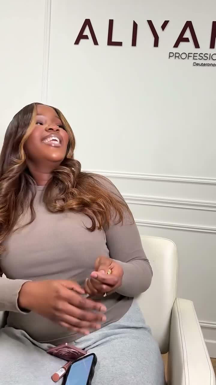 Vidéo Pose de lace frontal Simple chez Aliyah hair