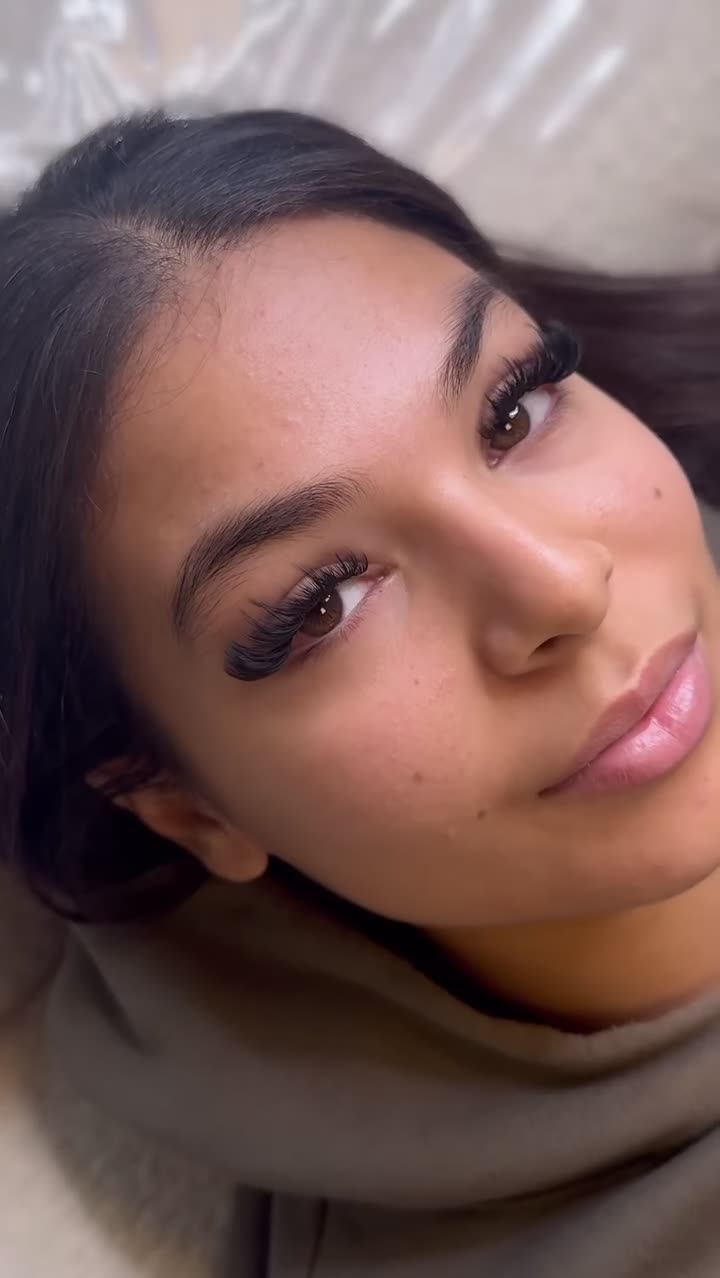 Vidéo Pose Mixte chez Nourya Lashes