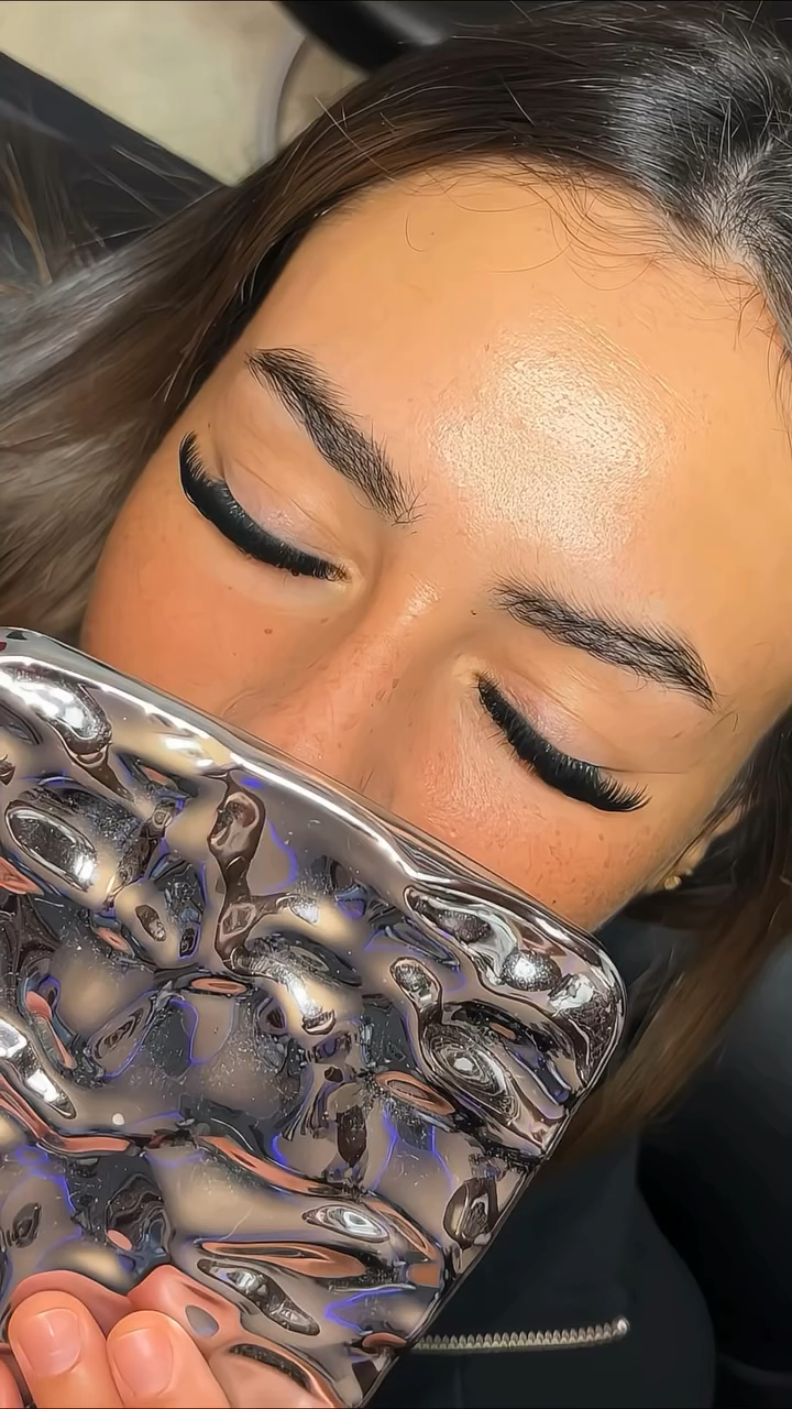 Vidéo Soin 24k chez Lady.lashees