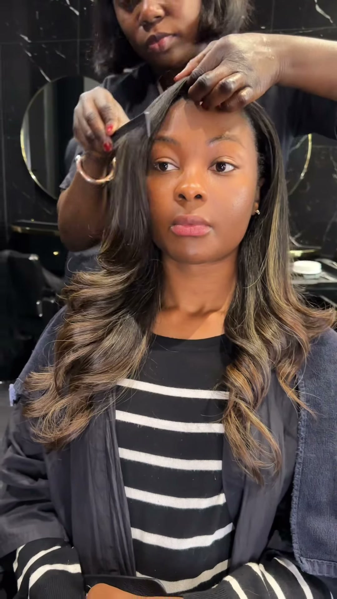 Vidéo Tissage ouvert chez Shine Hair & Beauty
