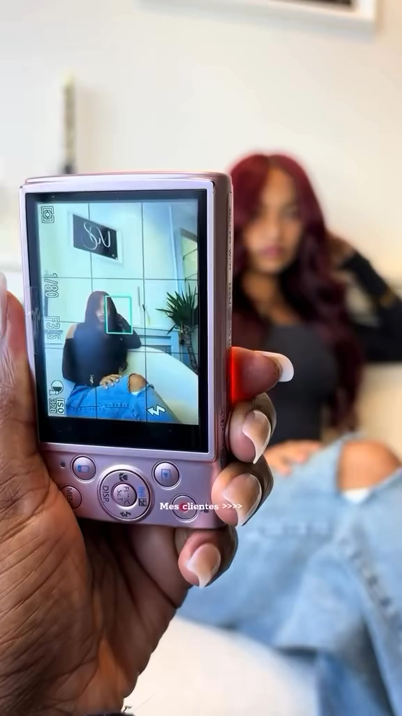 Vidéo Nattes Collées chez SGM Hair