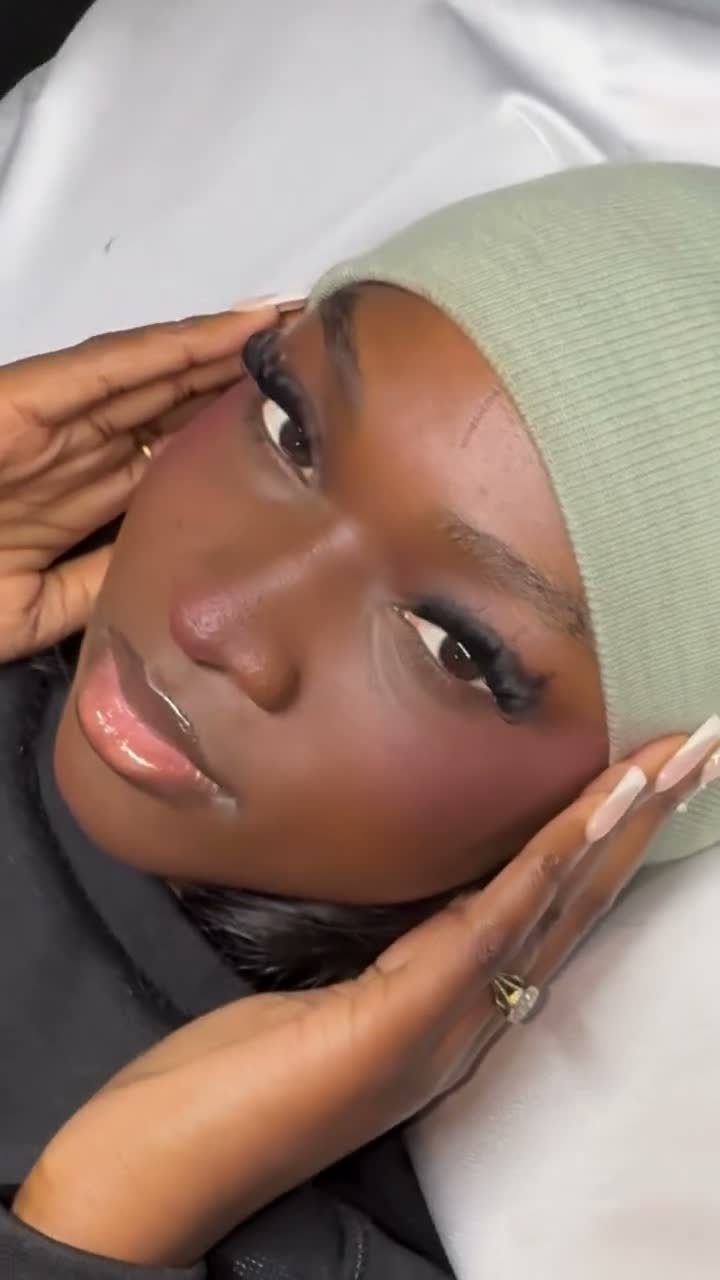 Vidéo Pose Wispy chez 1717Lashes