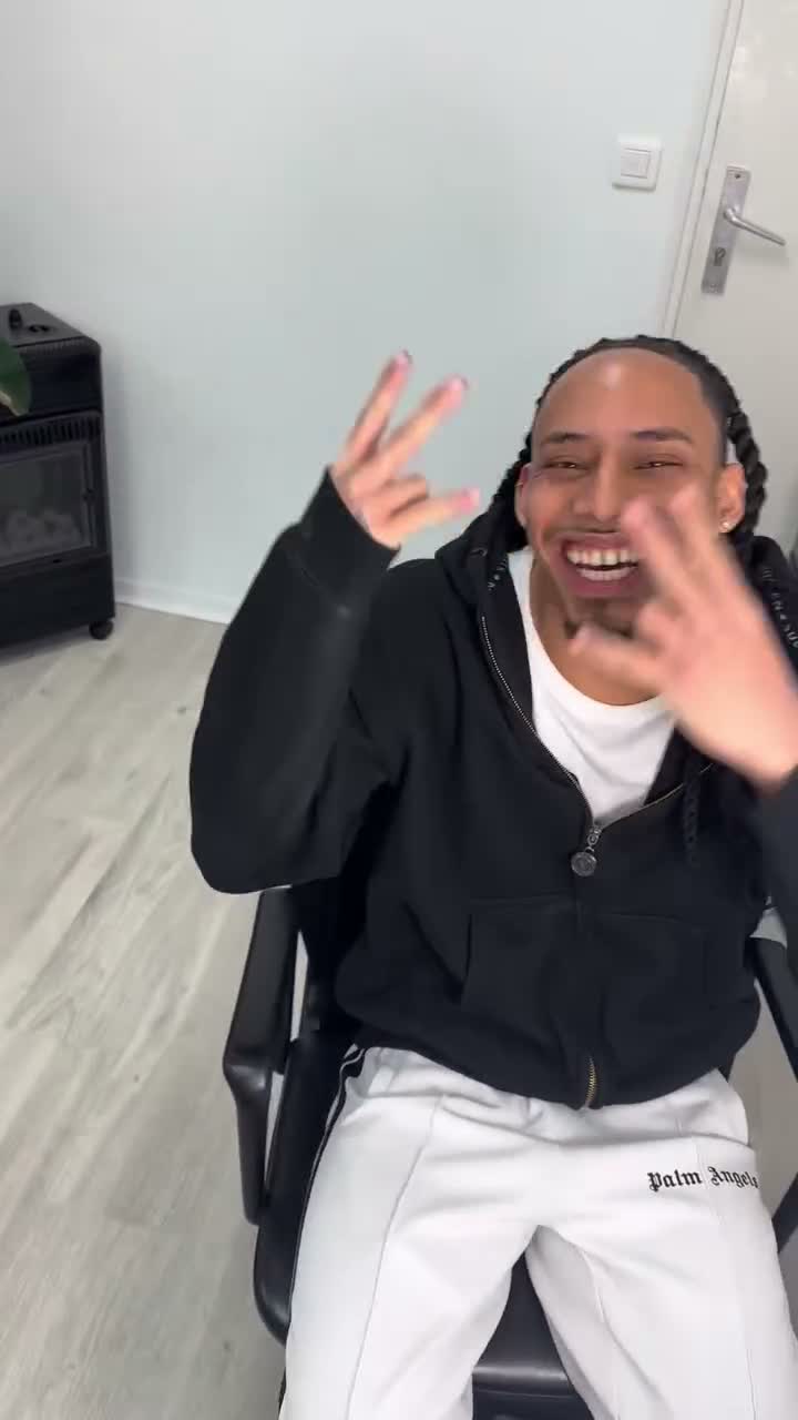 Vidéo Barrels twist avec rajouts chez Braidsquad