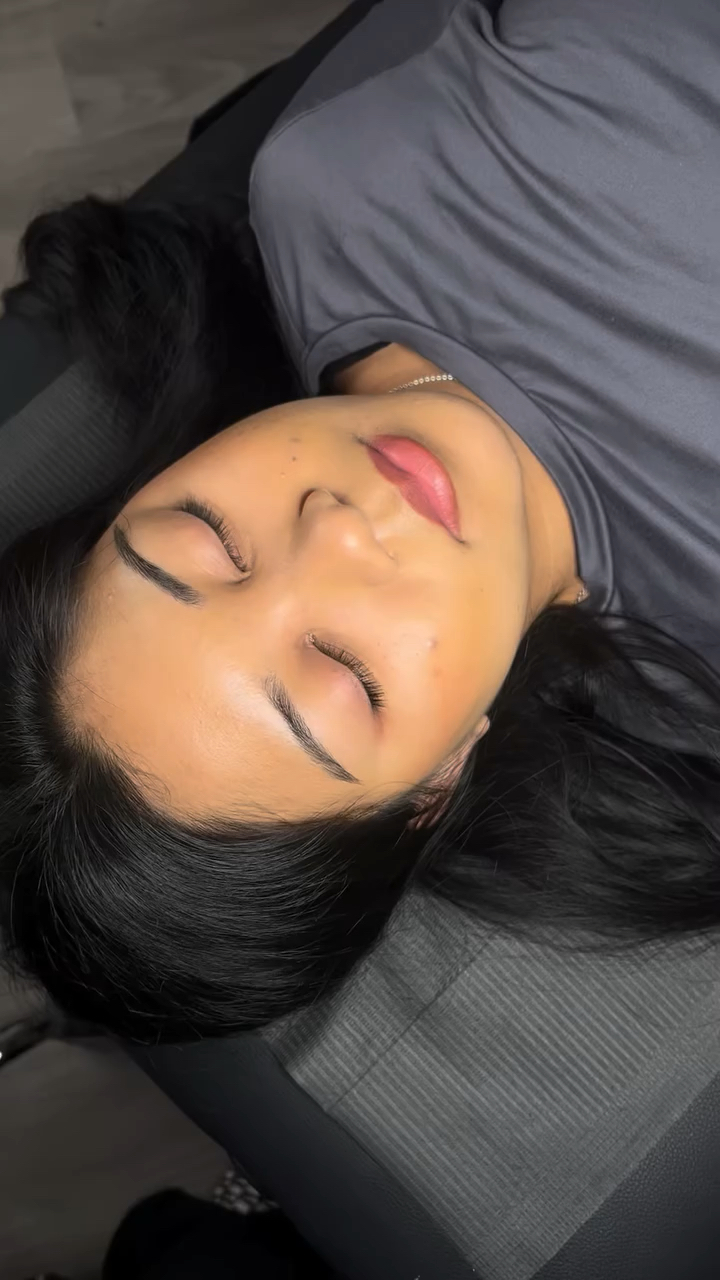 Vidéo Hybride chez Preciosa Lashes