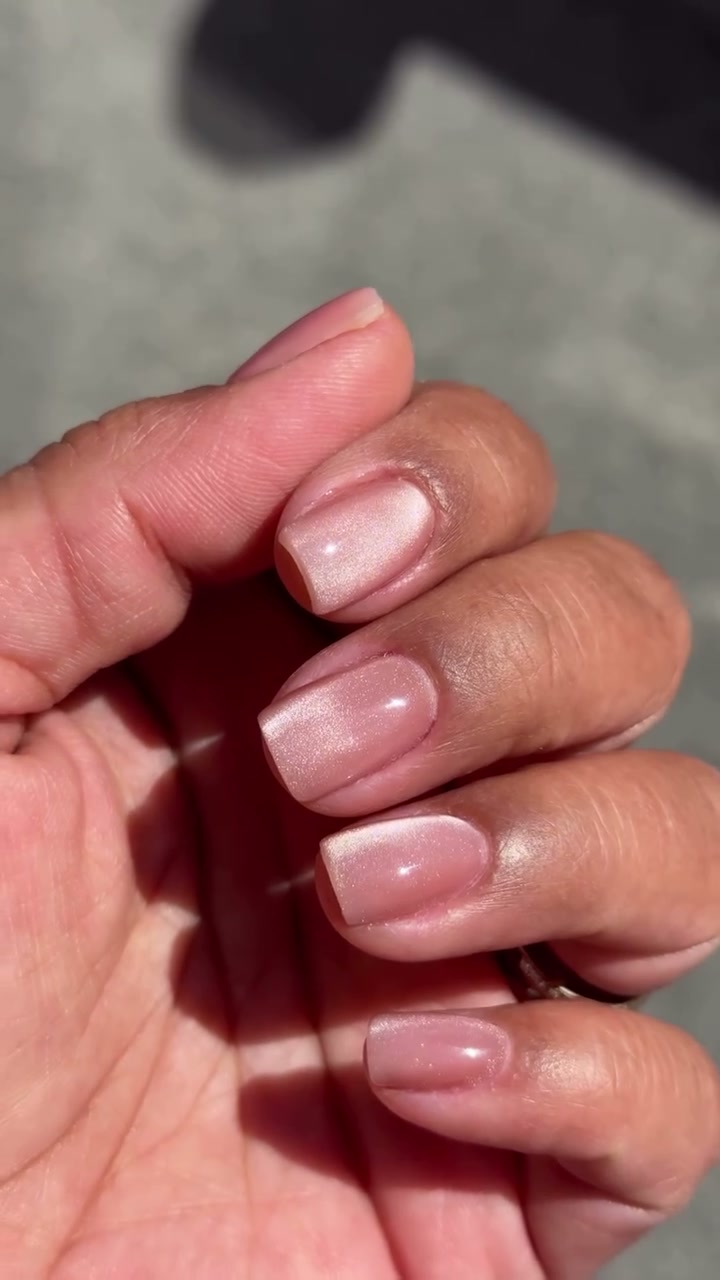 Vidéo Manucure complète et pose de vernis semi-permanent chez Rouge Levallois