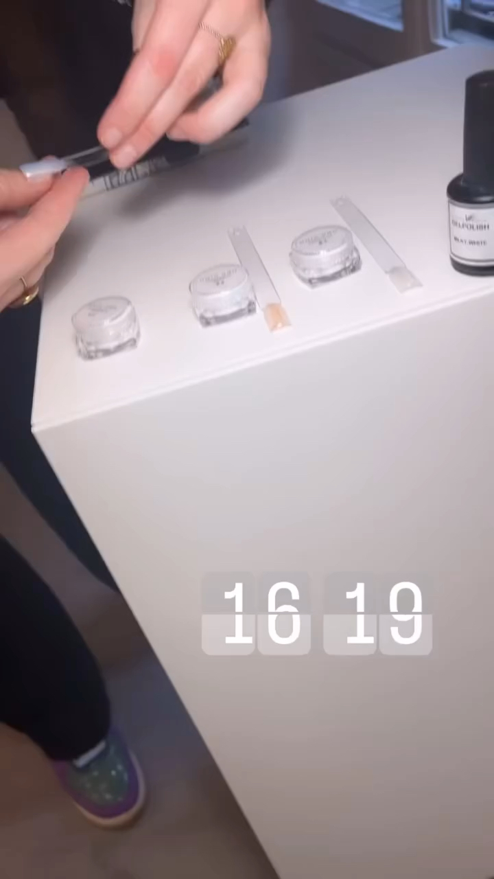 Vidéo Depose Pose Americaine / Gel X chez RBR institut