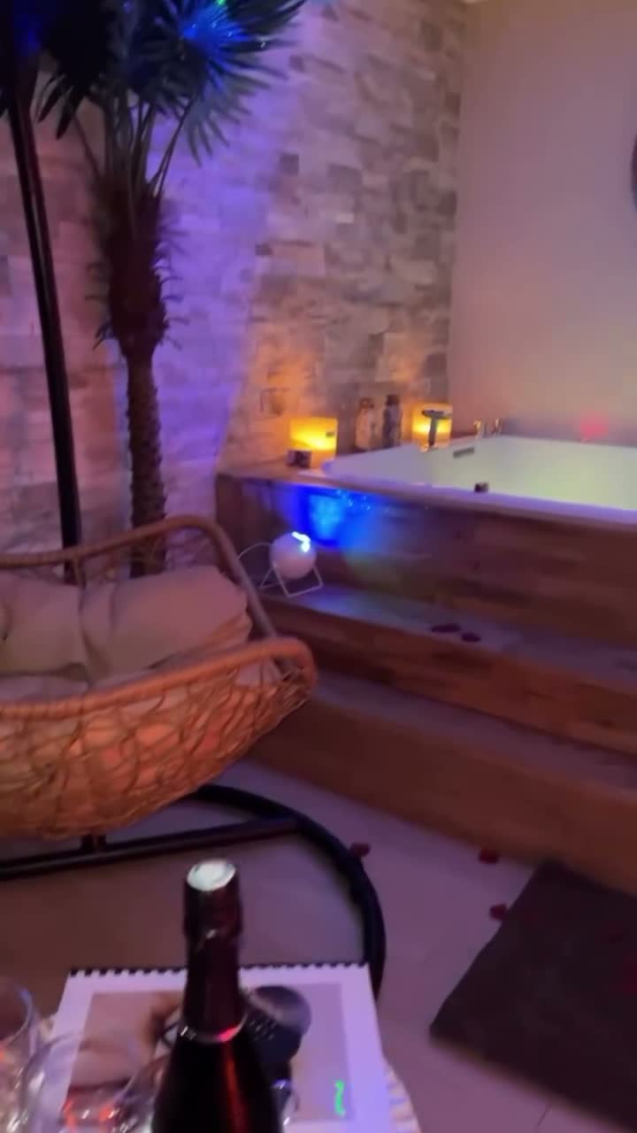 Vidéo Instant cocooning spa acces spa solo ou DUO chez LIYAH PARIS
