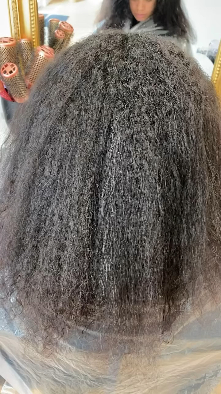Vidéo Shampooing + Coupe + Brushing cheveux long chez Womens beauty institut