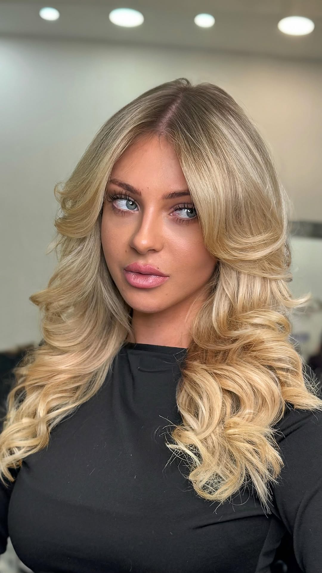 Vidéo Coiffure d'évènement chez Salon Elysées Paris