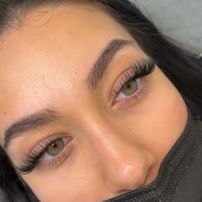 Vidéo Pose Mixte chez Nourya Lashes