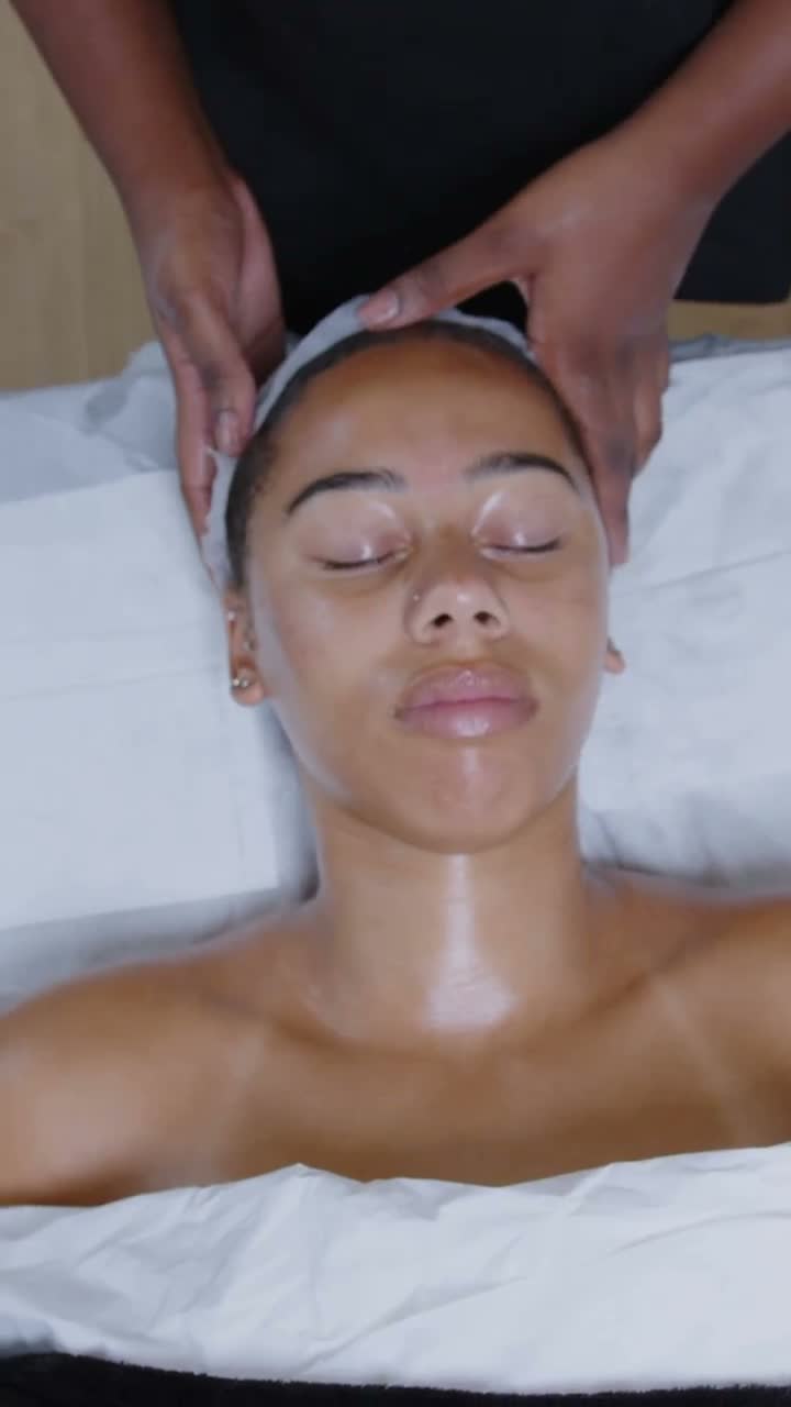 Vidéo Million Dollar chez Hello Beauty Paris