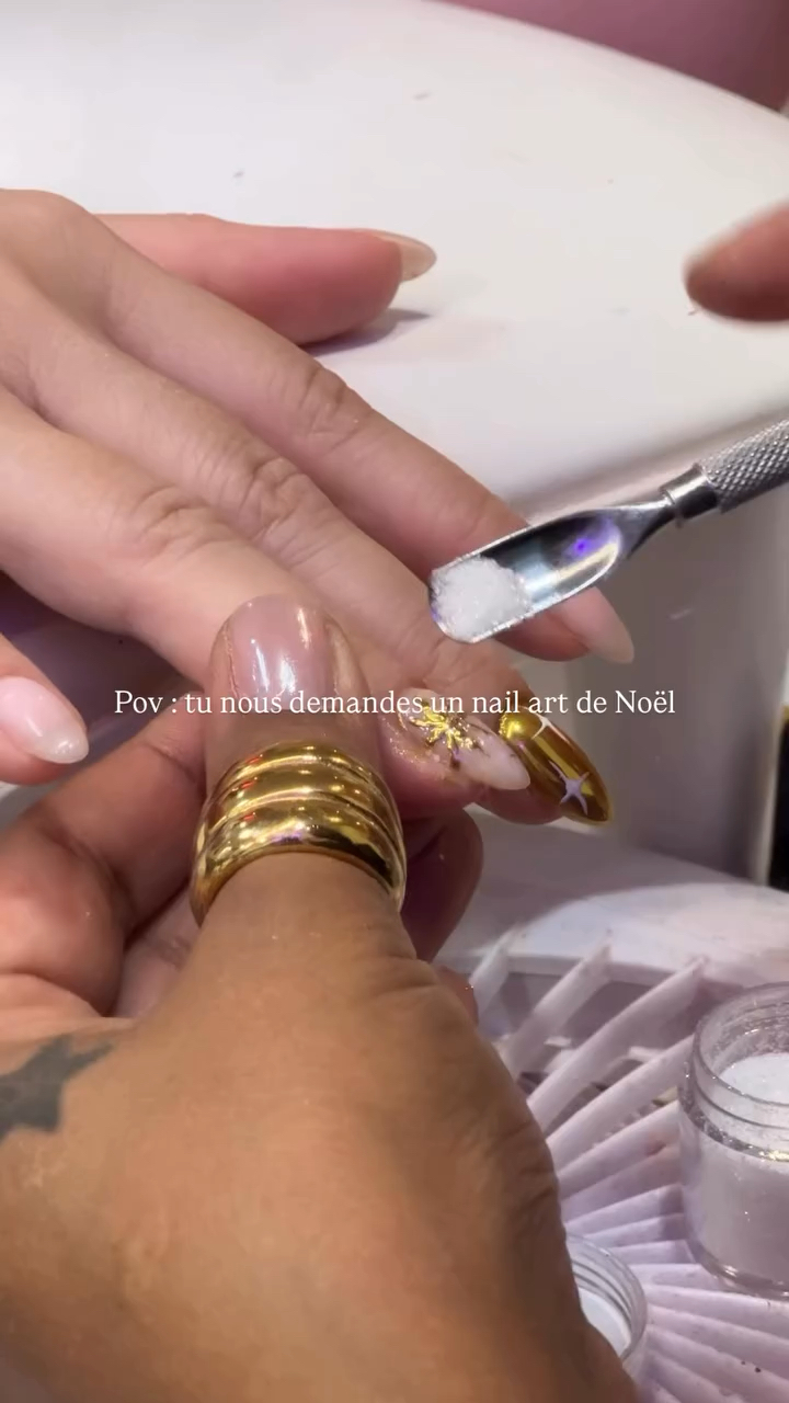 Vidéo Résine - Pose d'ongles et pose de vernis semi-permanent chez Rouge Paris 8