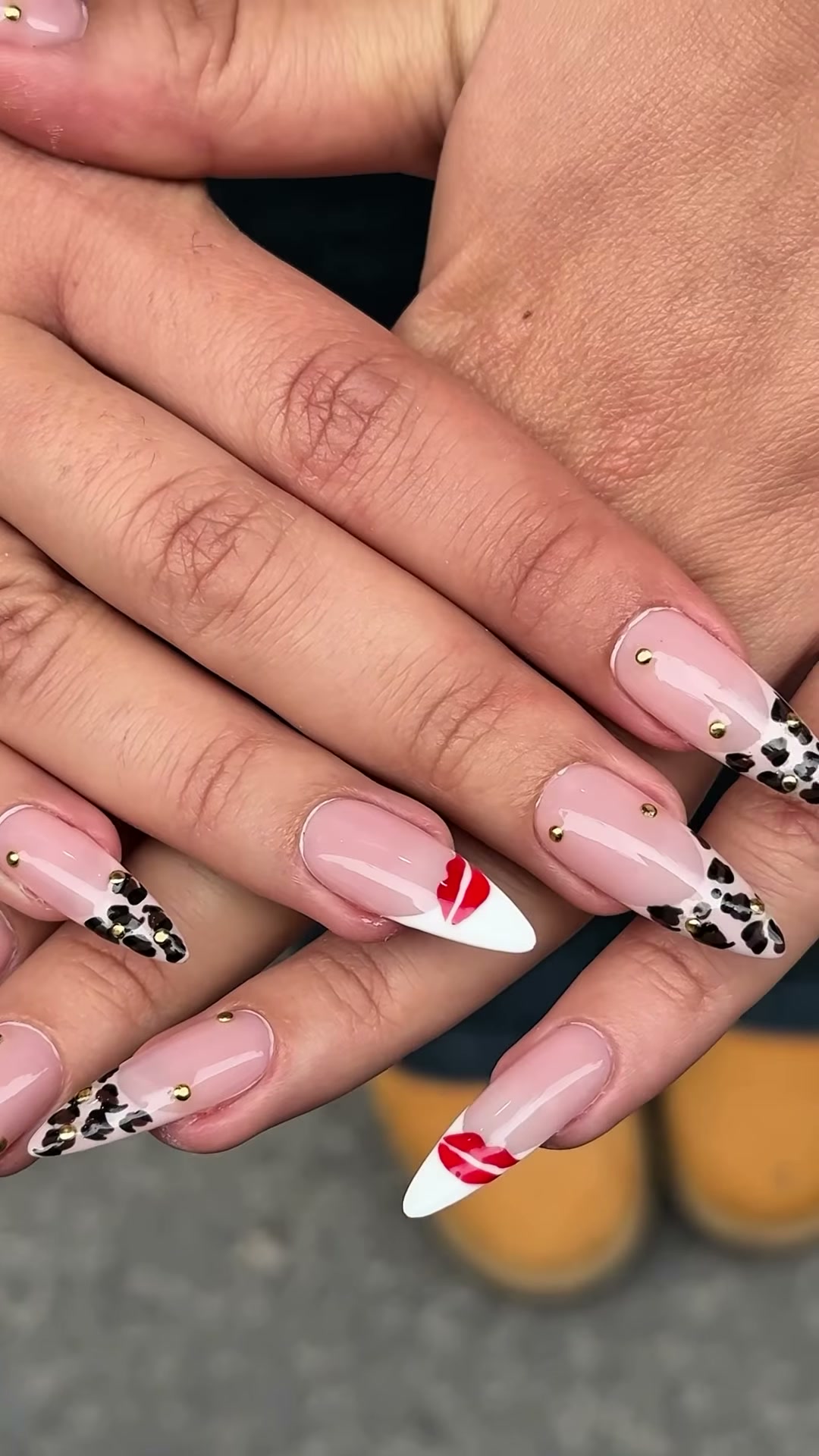 Vidéo Nail art chez Rouge Neuilly