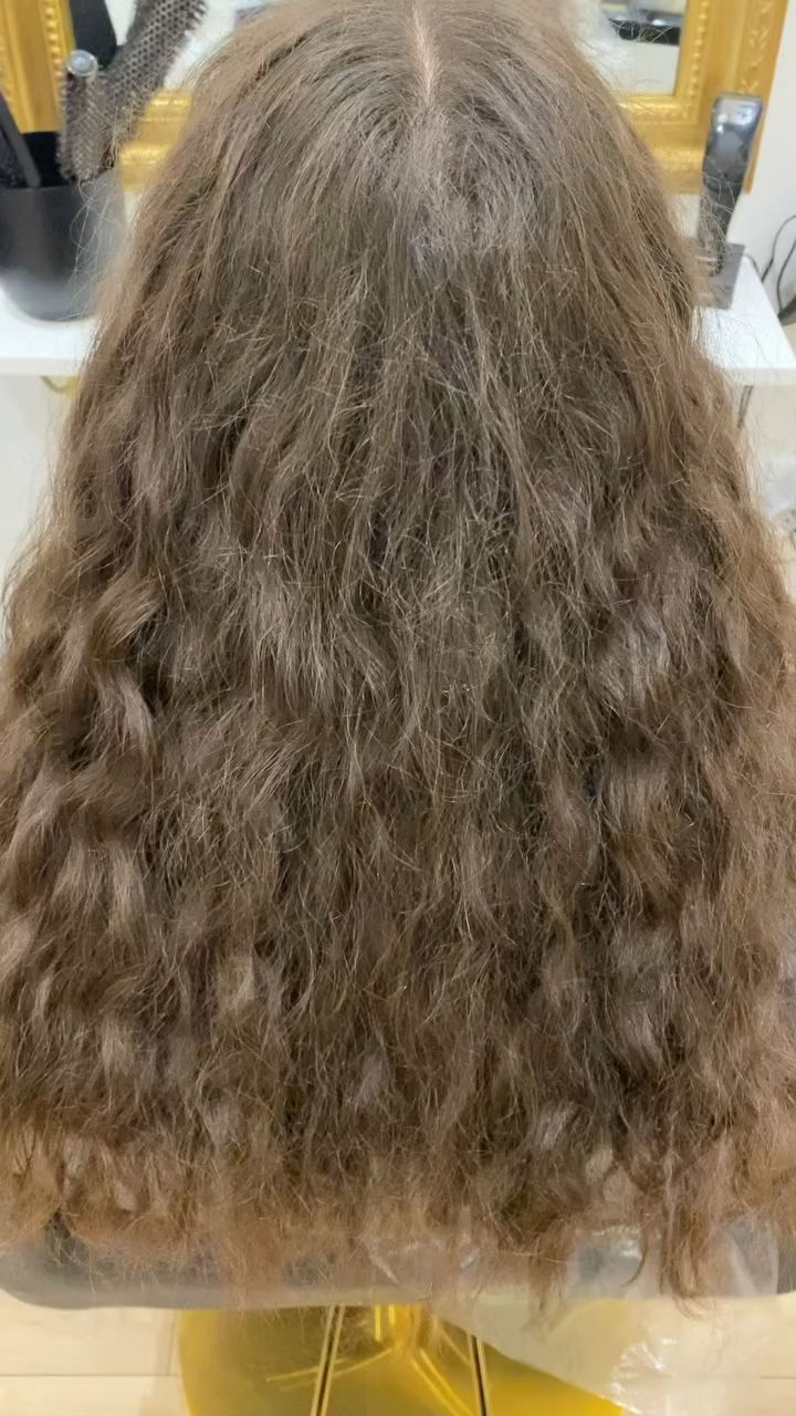 Vidéo Shampooing + Coupe + Brushing cheveux long chez Womens beauty institut