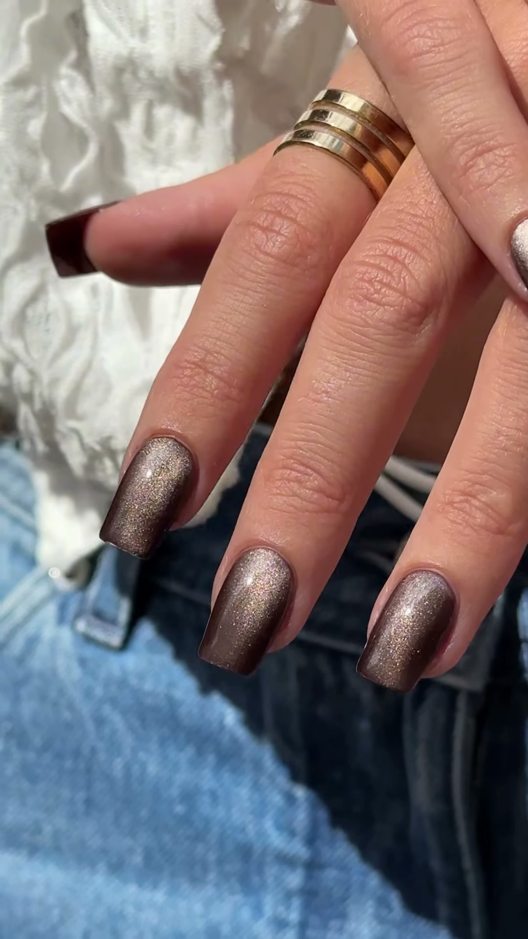 Vidéo Manucure complète et pose de vernis semi-permanent OPI Gel color chez Rouge Paris 4