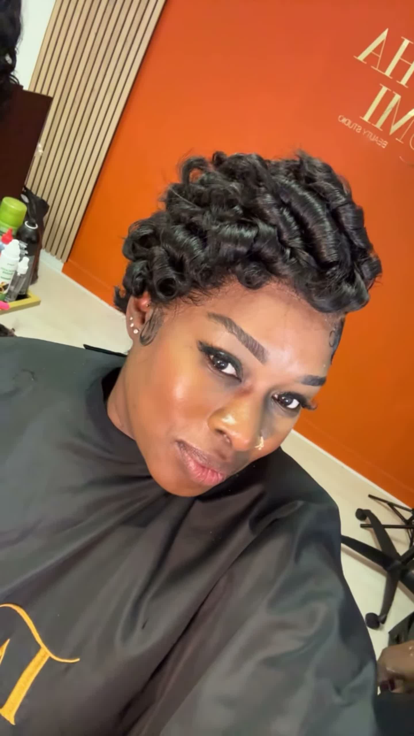 Vidéo Pixie cut - Sur votre Perruque chez Talitha Kumi Beauty