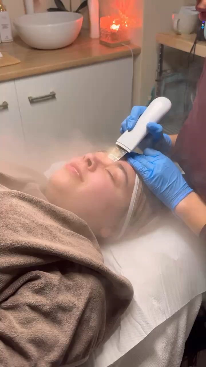 Vidéo Aqua Dry Facial chez LIYAH PARIS