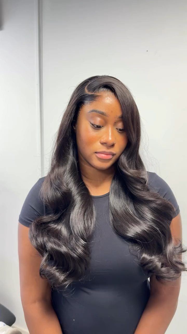 Vidéo Pose frontal wig 13x4/13x6 avec slaybykafsa chez Slay by Kafsa
