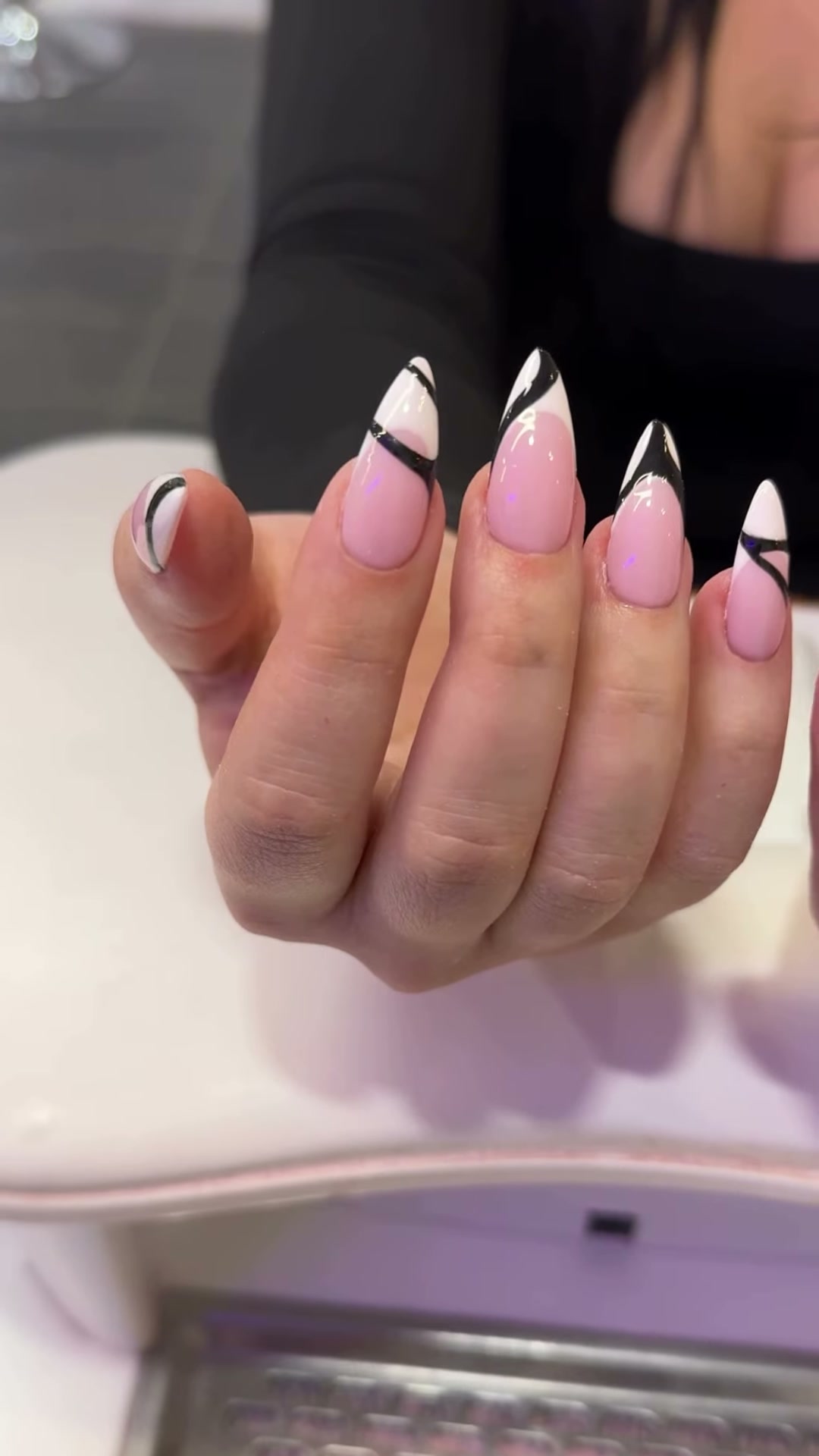 Vidéo Nail Art chez Rouge Paris 17 Batignolles